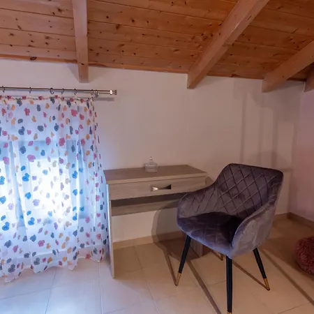 Apartment Kristalia In Anafonitria